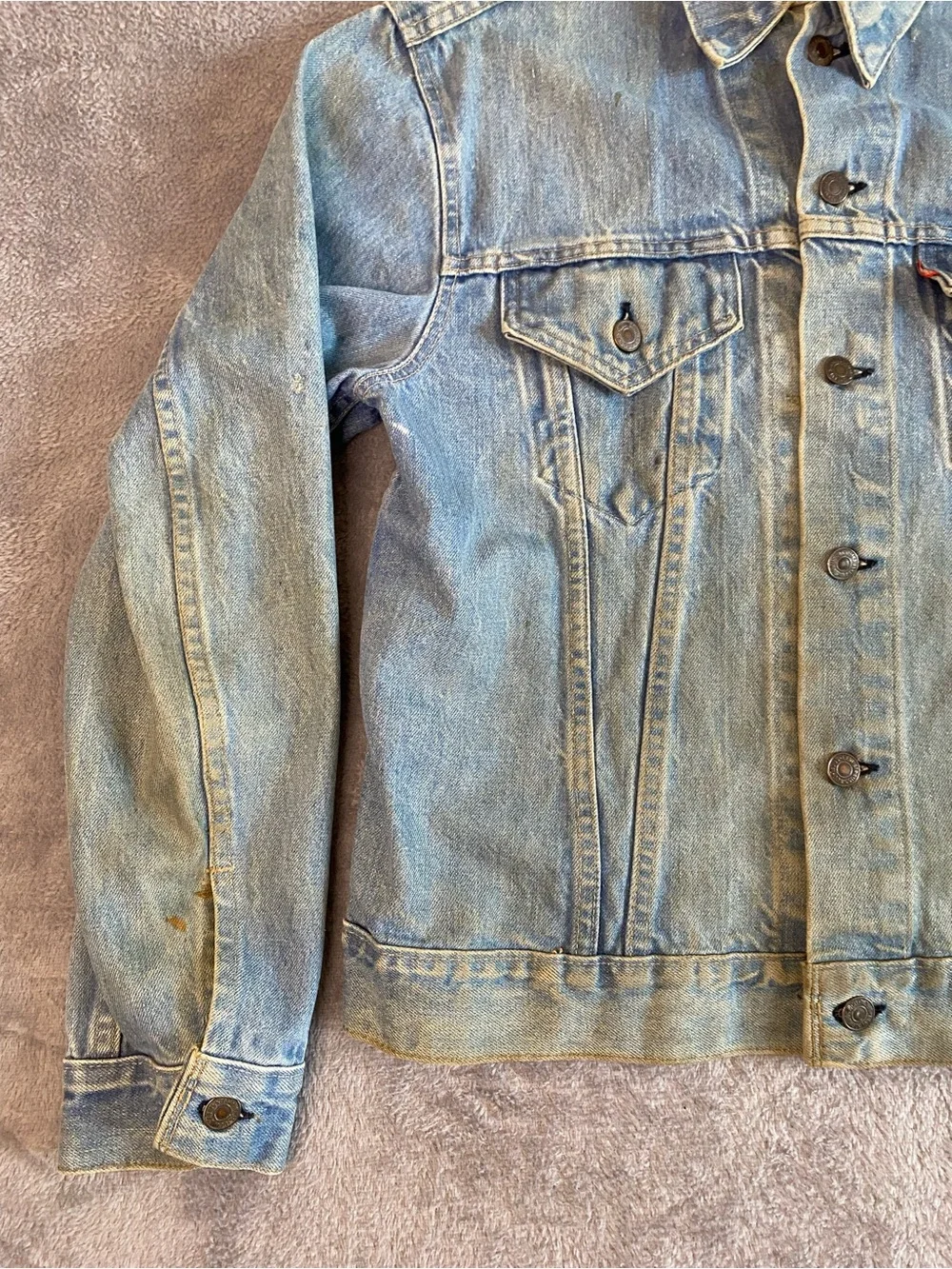 VTG Levi's Light-Wash Denim Trucker Jacket Sz 44 Red Tab 80s-90s Distressed Worn